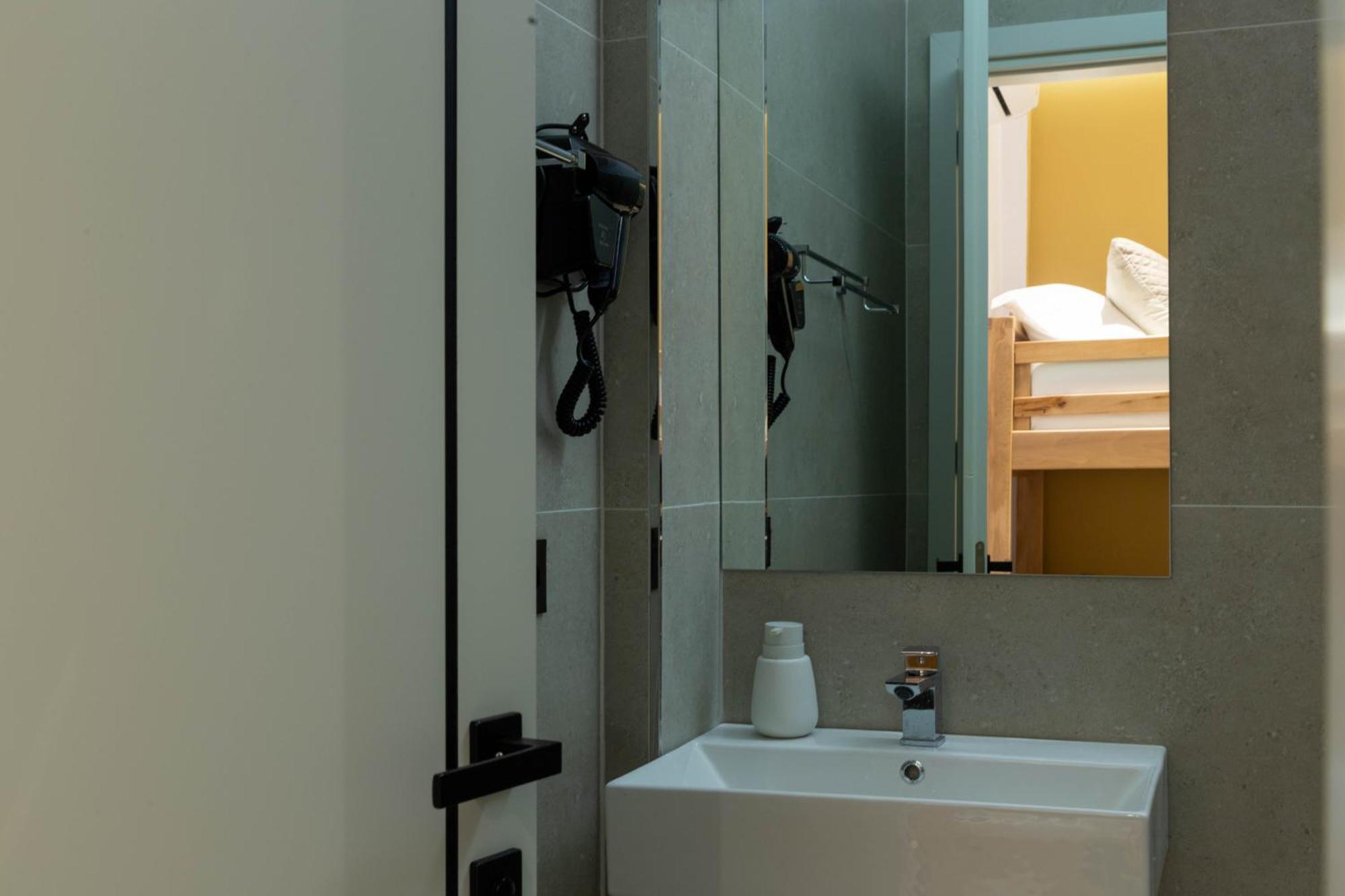 Amau Beach Rooms ドゥラス エクステリア 写真
