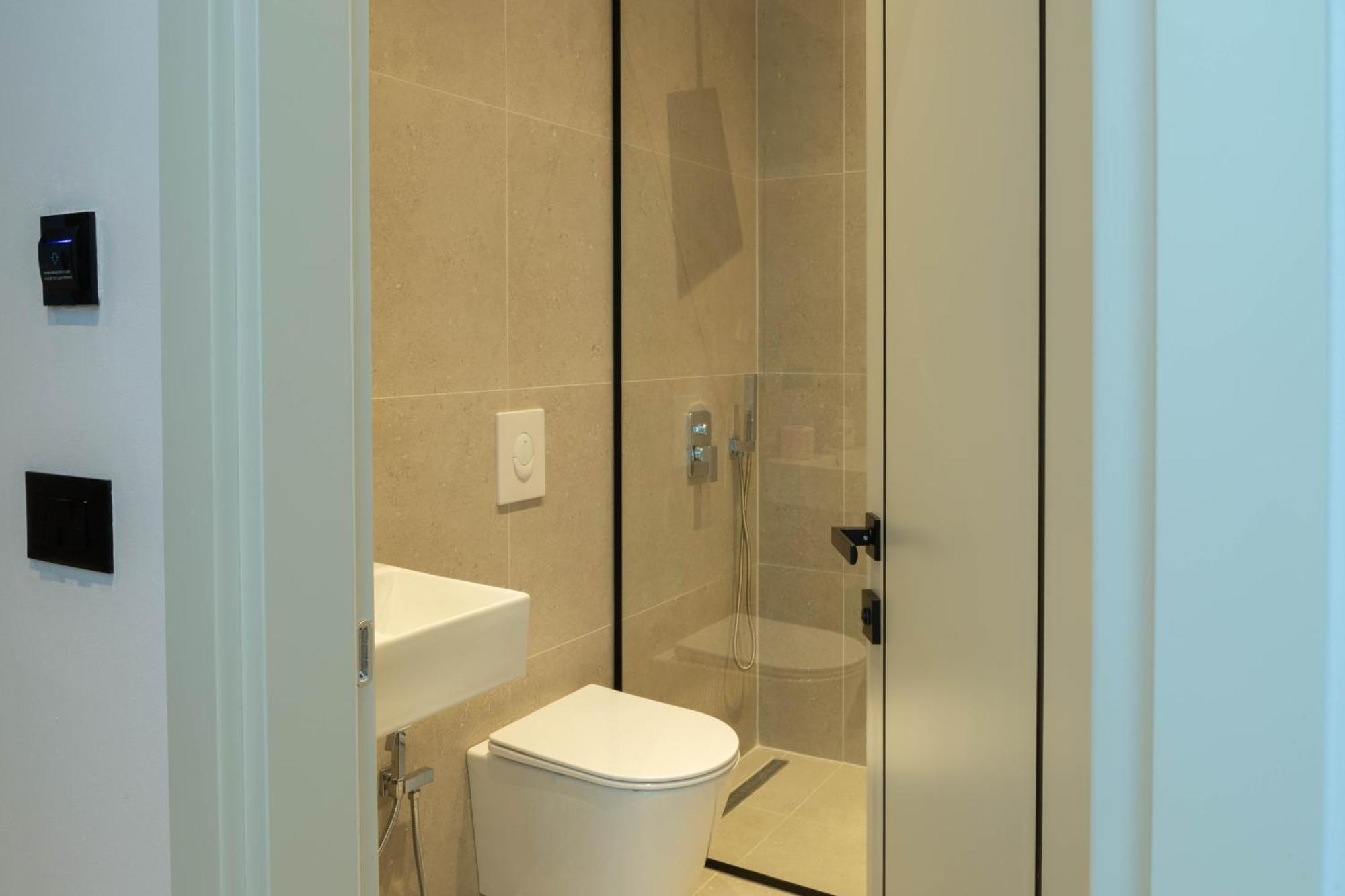 Amau Beach Rooms ドゥラス エクステリア 写真